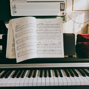 素人JK援交制服颜射
